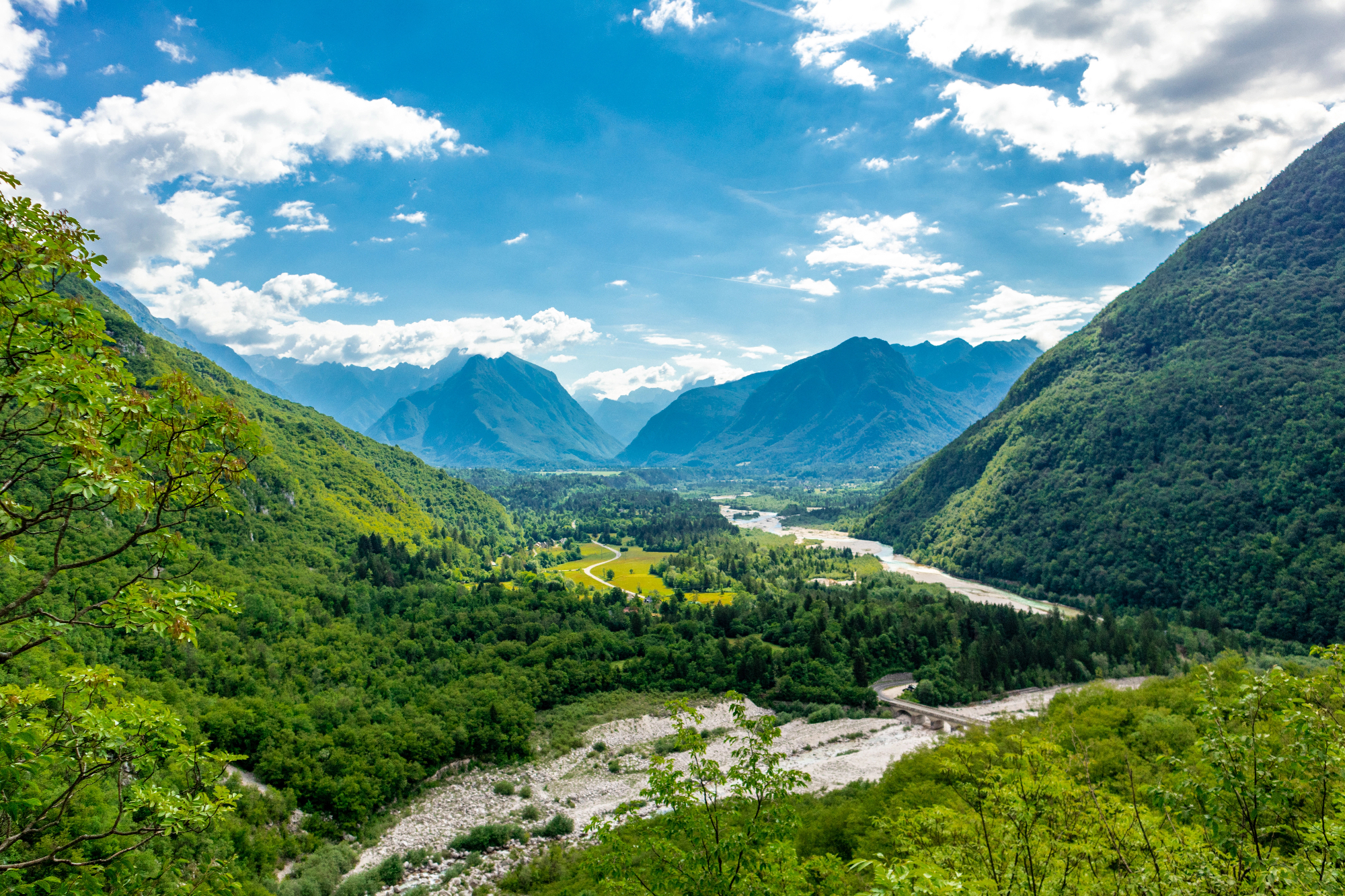 Bovec je majhno mesto, a ponuja ogromno doživetij.